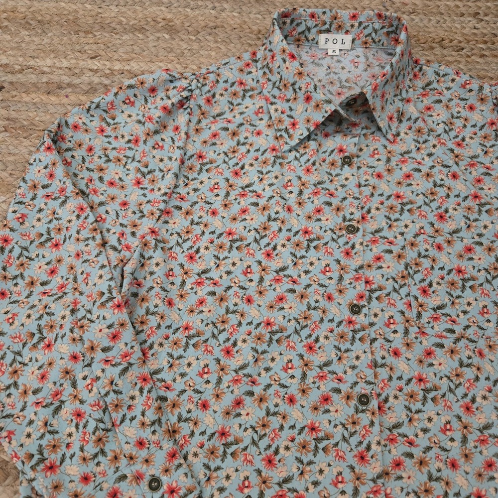 POL Dusty Floral Button down Relaxed Top Size SMALL NEW - Picture 2 of 5